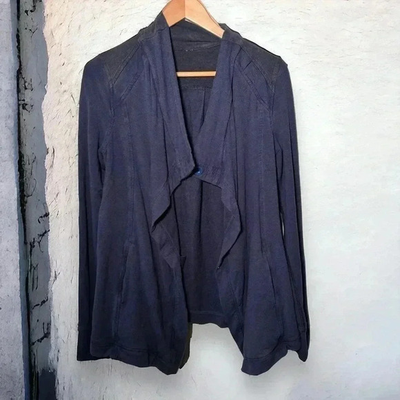 Lululemon coast wrap cardigan  6 - Picture 1 of 6